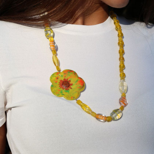 15.Brina – Collana in Vetro e Madreperla Dipinta
